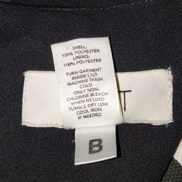 Ladies Ann Taylor LOFT Sleeveless Black Dress w/Front Pleats/ Classy Sz 10 - Picture 10 of 10